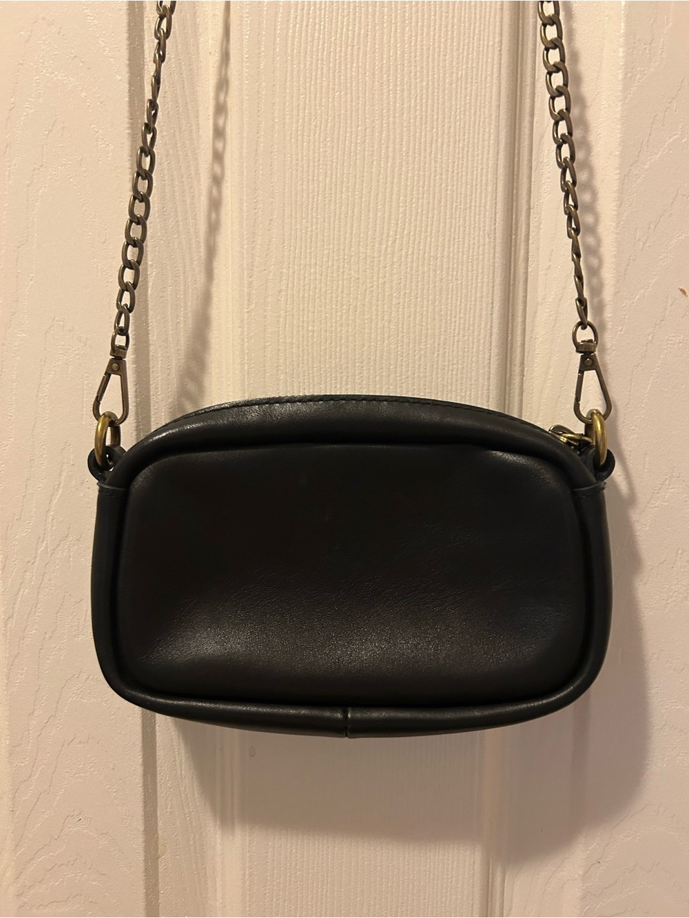 Madewell Classic Black Leather Crossbody Bag - Minimalist Chain Strap